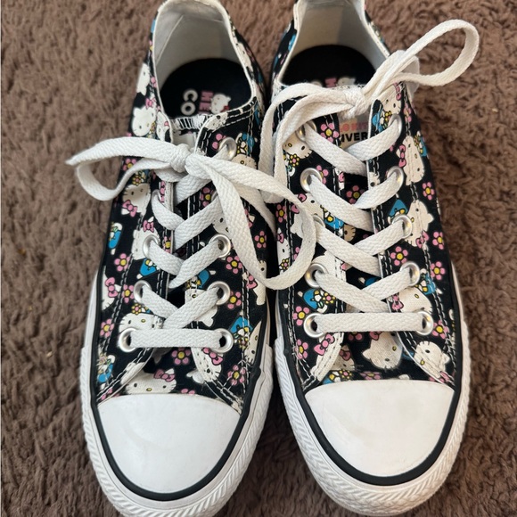Converse x Hello Kitty Chuck Taylor Low Top Sneakers Women’s 5.5 - Picture 4 of 10